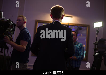 Sostenitori Pro-Union celebrare come i risultati venire per la Scottish referendum di indipendenza, Glasgow, Scozia Foto Stock