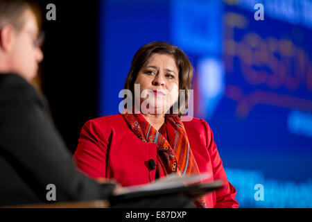 Candidato per Lt. Governatore del Texas, il senatore Leticia Van de Putte durante l intervista a 2014 TribFest Foto Stock