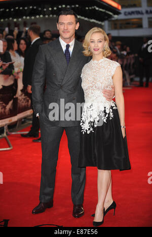 Londra, UK, UK. 1 Ott 2014. Luke Evans e Sarah Gadon frequentare il Regno Unito premiere del 'Dracula indicibili all' Odeon West End. Credito: Ferdaus Shamim/ZUMA filo/Alamy Live News Foto Stock