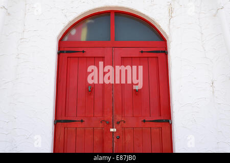 Close up di rosso porta in legno Foto Stock