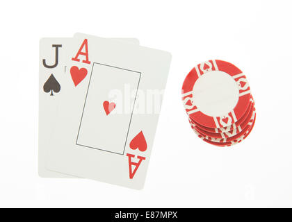 Mano di blackjack con chip casino Foto Stock