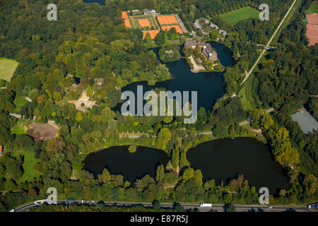 Vista aerea, Wittringen moated il castello con Schlossteich e Brillenteiche stagni, Gladbeck, distretto della Ruhr, Renania settentrionale-Vestfalia Foto Stock