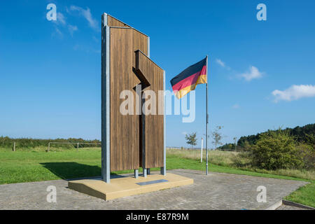 Monumento della divisione tedesca e la riunificazione, progettato dagli studenti della scultura su legno sezione artigianato del pubblico Foto Stock