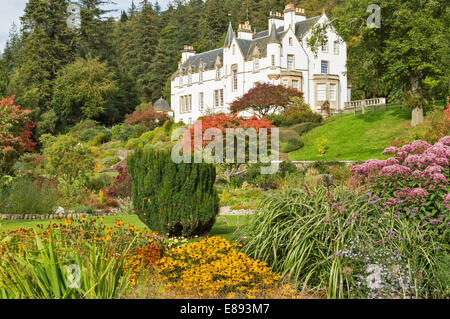 LOGIE STEADING FORRES Scozia la casa e il giardino a fine estate Foto Stock