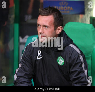 Glasgow, Scozia. 2 Ottobre, 2014. UEFA Europa League. Celtic versus GNK Dinamo Zagreb. Celtic manager Ronny Deila Credito: Azione Sport Plus/Alamy Live News Foto Stock