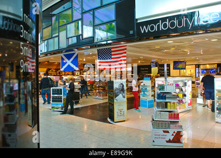 Duty free shop dell'aeroporto di Edimburgo Foto Stock