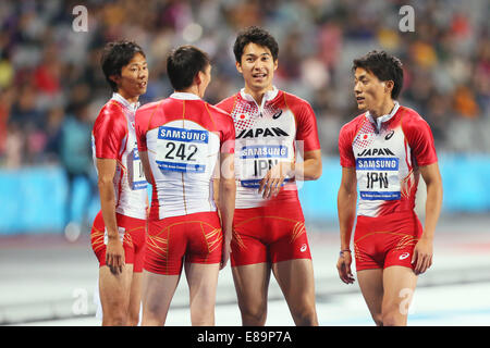 (L-R) Kei Takase, Shinji Takahira, Shota Iizuka, Ryota Yamagata (JPN), OCTOBOR 2, 2014 - Atletica leggera : uomini 4x100m relè ad Incheon Asiad Main Stadium durante il 2014 Incheon giochi asiatici in Incheon, Corea del Sud. © Giovanni Osada AFLO/sport/Alamy Live News Foto Stock