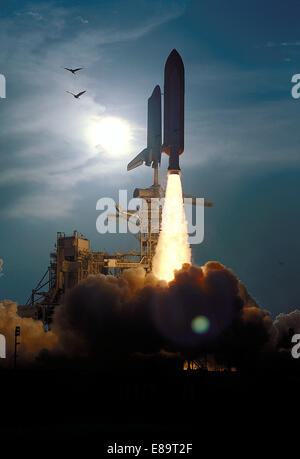 La navetta spaziale Discovery vola verso il cielo da Launch Pad 39B sulla missione STS-64 alle 6:22:35 p.m. EDT, 9 settembre 1994. A bordo sono stati membri di un equipaggio di sei: Commander Richard N. Richards; Pilot L. Blaine Hammond Jr; e gli specialisti di missione Marco C. Lee, Carl J. Meade, SUSAN J. Helms e il dottor J.M. Linenger. Di payload per il volo incluso il Lidar tecnologia InSpace esperimento (LITE), la navetta ha sottolineato autonomo Strumento di ricerca per astronomia 201 (SPARTAN201) ed il robot azionato il sistema di elaborazione (mantiene il titolo). Immagine # : 94PC-1137 Foto Stock