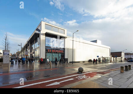 Il mercato di Moro, Sheffield, Regno Unito. Architetto: Leslie Jones architettura, 2014. Angolo di elevazione shopp pedonale Foto Stock