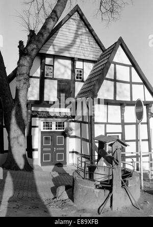 Achtziger Jahre, Fachwerkhaus in der Altstadt von Tecklenburg, Teutoburger Wald, Naturpark TERRA.vita, Renania settentrionale-Vestfalia Foto Stock