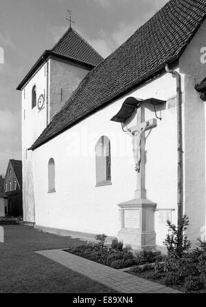 Achtziger Jahre, Katholische Kirche Sant'Agata Grabmal mit der Fuerstin Amalie von Gallitzin, romanische Dorfkirche, Pfarrkirche in Muenster-Angelmodd Foto Stock