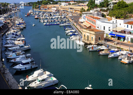 Piccolo porto vecchio e porto storico a Ciutadella, Menorca, Spagna Foto Stock