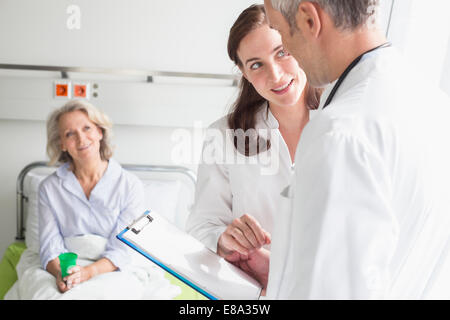 Visita medica in ospedale Foto Stock