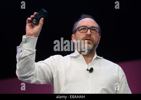 Londra, Regno Unito. 3 Ottobre, 2014. Fondatore di Wikipedia, Jimmy Wales parla durante il 2014 IOD convenzione annuale tenutosi presso la Royal Albert Hall. Credito: Heloise/Alamy Live News Foto Stock