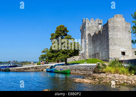 15Il thC Ross Castle sulle rive del Lough Leane, Parco Nazionale di Killarney, nella contea di Kerry, Repubblica di Irlanda Foto Stock