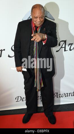 Hattingen, Germania. 03 ott 2014. Noi musicista e compositore Quincy Jones arriva al decimo Steiger Awards a Hattingen, Germania, 03 ottobre 2014. Foto: Henning Kaiser/dpa/Alamy Live News Foto Stock