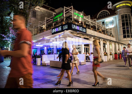 Night club sugli eroi di Monte Cassino Street in Sopot, Polonia Foto Stock