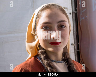 Kiev, Ucraina. 4 Ott 2014. Ensemble ballerino di danza georgiana 'Iberieli' -- Tbilisoba è una celebrazione di musica georgiana, ballare e cantare nel centro della citta'. Festival si è tenuto con il sostegno dell'Ambasciata della Georgia. Credito: Igor Golovnov/Alamy Live News Foto Stock