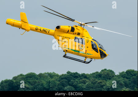 Lincolnshire & Nottinghamshire Air Ambulance è un aereo ambulanza in base a RAF Waddington, Lincs, Regno Unito che copre quelle contee. Flying Foto Stock