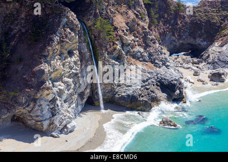 McWay cade sulla westcoast in California Foto Stock