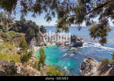 McWay cade sulla westcoast in California Foto Stock