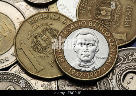 Le monete della Repubblica Dominicana. Dominicana, eroe nazionale Francisco del Rosario Sanchez raffigurata nella Repubblica Dominicana cinque pesos. Foto Stock