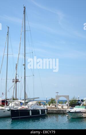 Krvavica Marina - costa adriatica in Croazia Foto Stock