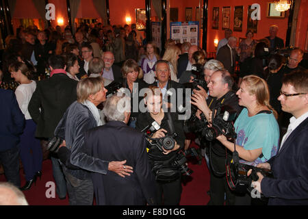 Premiere della commedia teatrale "Othello darf nicht platzen' a Kleine Komoedie al Hotel Bayerischer Hof. Dotato di: atmosfera dove: Monaco di Baviera, Germania Quando: 03 Apr 2014 Foto Stock