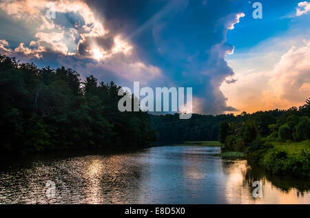 Tramonto sul lago di Williams, vicino a York, in Pennsylvania. Foto Stock
