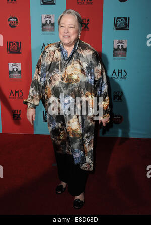 Los Angeles, California, USA. 5 Ottobre, 2014. Kathy Bates frequentando il Los Angeles Premiere Screening di FX è ''American orrore storia: Freak Show'" tenutasi presso la leva TCL Chinese Theatre in Hollywood, la California il 5 ottobre 2014. 2014 Credit: D. lunga/Globe foto/ZUMA filo/Alamy Live News Foto Stock