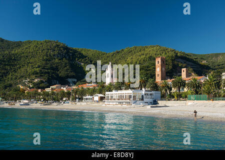 Spiaggia di Noli, Riviera di Ponente, Liguria, Italia Foto Stock