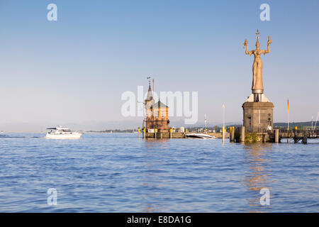 Ingresso del porto di Costanza con la statua di Imperia, il lago di Costanza, costanza, Baden-Württemberg, Germania Foto Stock