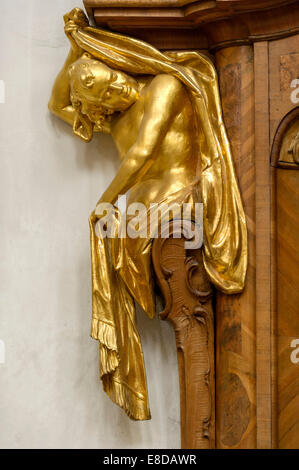 Atlas figura al confessionale, da Bartolomeo Zwinck, barocca chiesa dell Assunzione della Basilica di Santa Maria, l'Abbazia di Ettal, Ettal Foto Stock