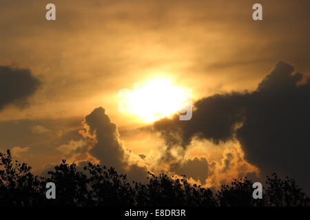 Tramonto, natura, fotografia, cielo, viaggi, fotoreftheday, paesaggio, amore, fotografia di sole, naturephotography, spiaggia, sole, estate, alba, bella Foto Stock