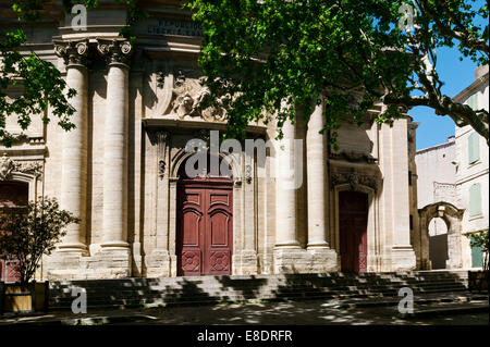 La cattedrale di Notre Dame des Pommiers,Beaucaire,Gard,Languedoc Roussillon, Francia Foto Stock