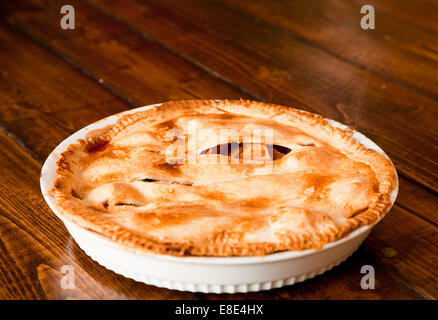 Pane appena sfornato la torta di mele Foto Stock