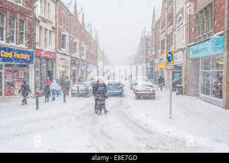 Neve neve neve Blizzard nel centro di Barry 1st Gennaio 2012 PHILLIP ROBERTS Foto Stock