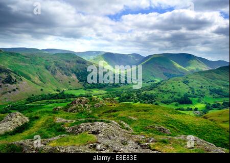 La luce del sole sulle brughiere di Hartsop Foto Stock