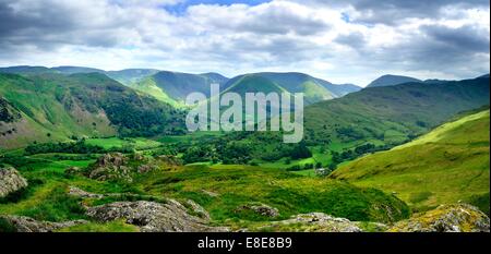 La luce del sole sulle brughiere di Hartsop Foto Stock