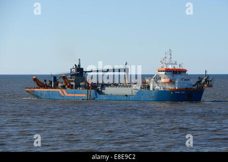 HAM-316 Trailing tramoggia di aspirazione draga sul Mare d'Irlanda Foto Stock