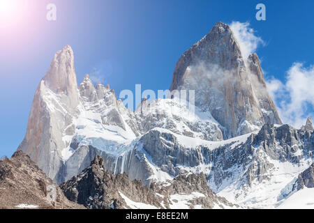 Sun su Fitz Roy montagna, Patagonia in Argentina. Foto Stock