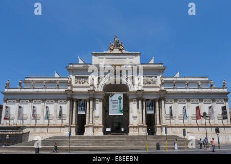 Il Palazzo delle Esposizioni, neoclassico exhibition hall, centro culturale e museo, Via Nazionale, Roma, Italia Foto Stock