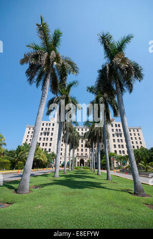 Il Nacional de Cuba Hotel in Havana Cuba. Una volta che una folla di ritrovo famoso hotel serve ora ricchi turisti e dignitari. Foto Stock