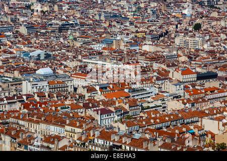 Sulla panoramica di Marsiglia da notre dame de la Garde basilica. Foto Stock