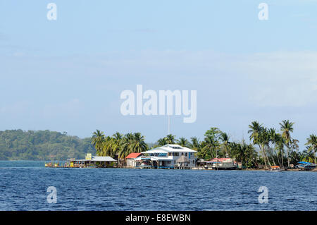 Aqua lounge Hostel e bar, Palm Coast, Carenero Isola, Bocas del Toro, Panama Foto Stock