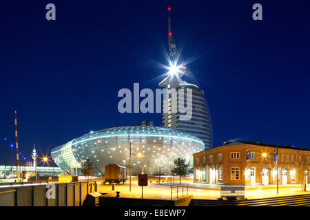 Casa Clima Bremerhaven 8° Est, Mediterraneo shopping centre, Atlantic Hotel Sail City, area di sviluppo di Havenwelten Foto Stock