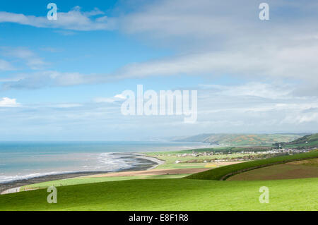 Ceredigion costa. Vista Llansantffraed in una bella giornata. West Wales. Foto Stock