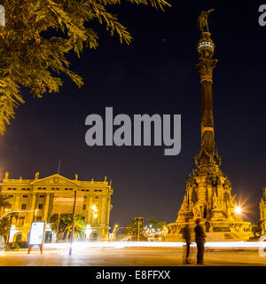 Spagna, Catalunya, Barcelona, il Monumento di colombo di notte Foto Stock