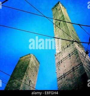 L'Italia, Regione Emilia-Romagna, Bologna, Asinelli e Garisenda Towers Foto Stock