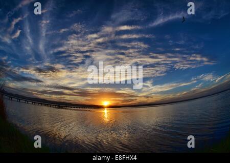 Fish-eye la vista del tramonto sul mare Foto Stock